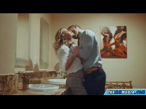 ❤️ Når en barmfagre blondine forfører deg på et offentlig toalett ❤ Sexvideo hos oss no.com-fullporner.ru